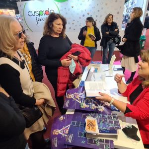 El tarot numerológico "Las Luces de Nuit" en la feria del libro, Argentina 2022